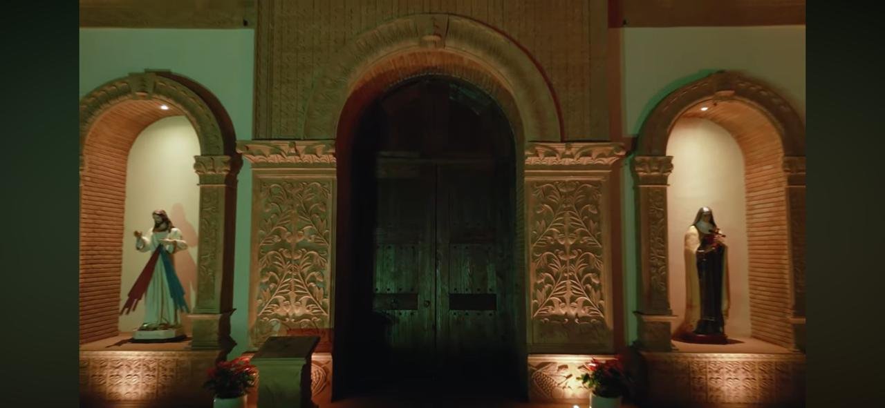 Iglesia del Club - Detalle Acceso